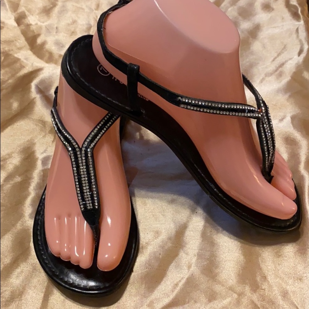 Rouge Helium Sandals